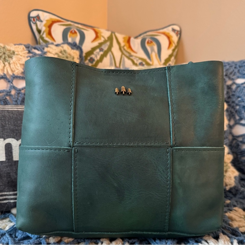 PLG Large Charlotte Crossbody Leather Tote in Surf 🏄
